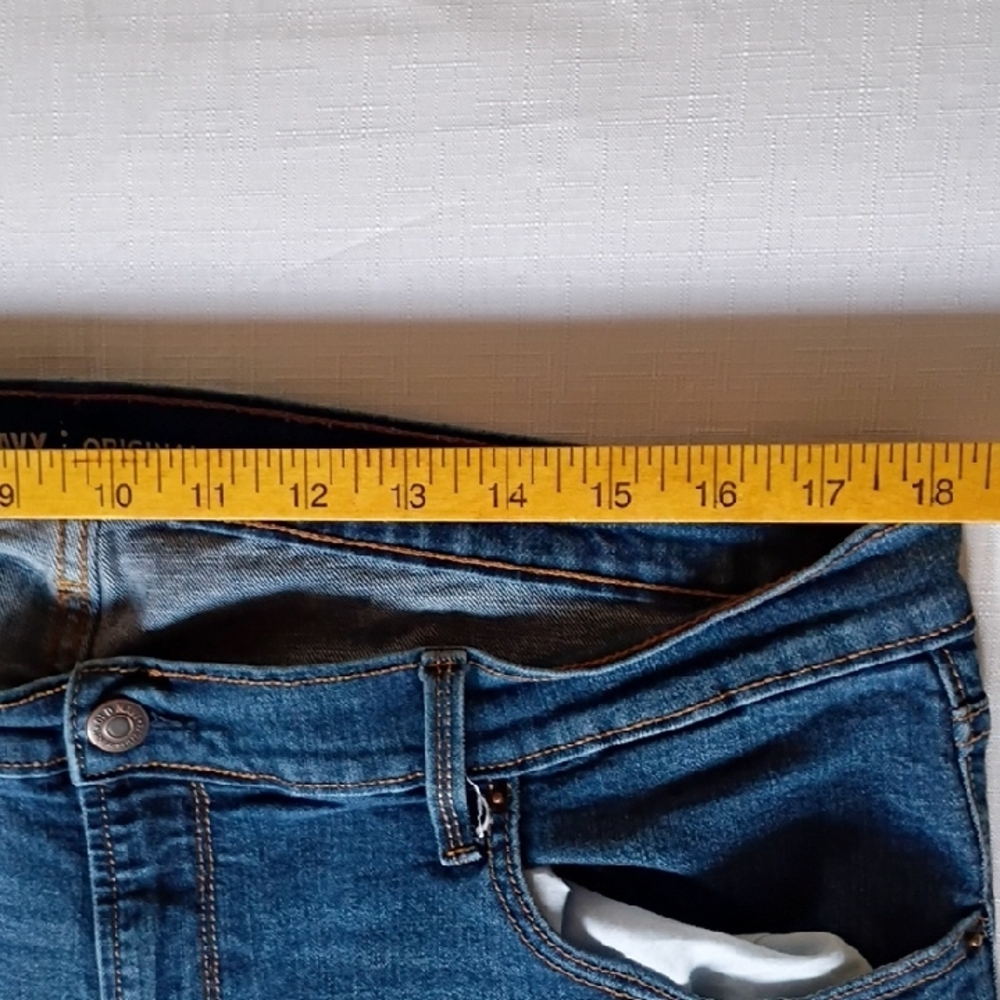 Old Navy women's Mid-Rise Blue Jeans Bootcut Size 16 - Picture 5 of 12